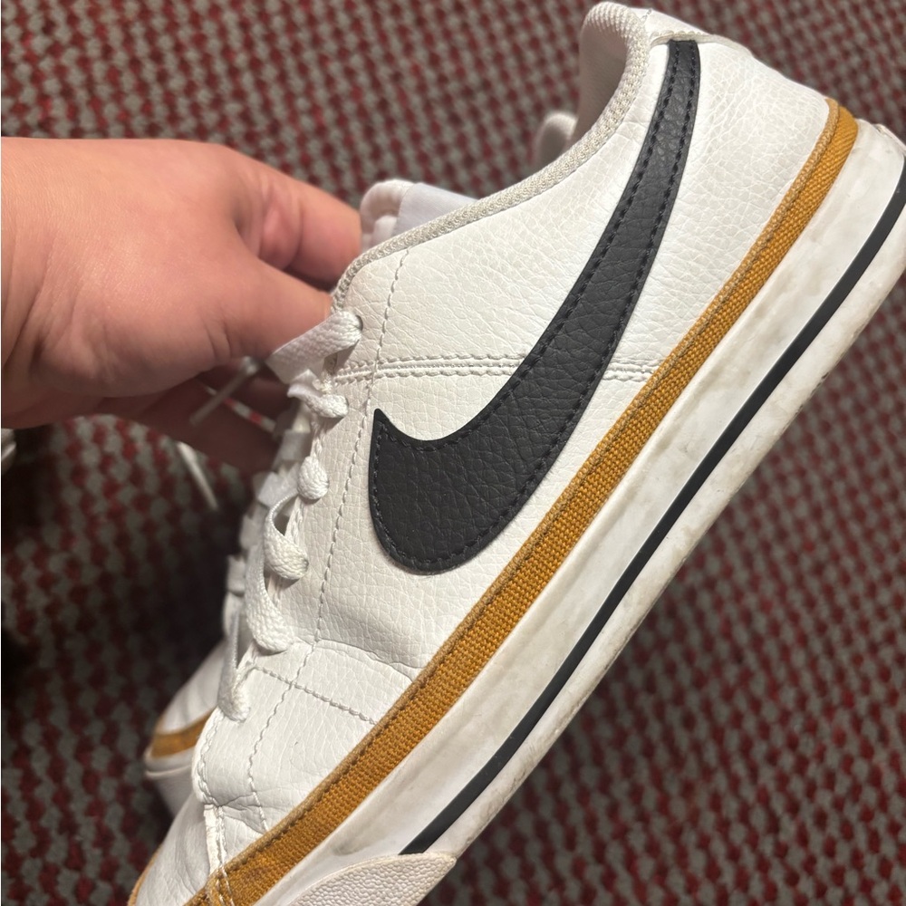 Nike Men's White and Black Sneakers